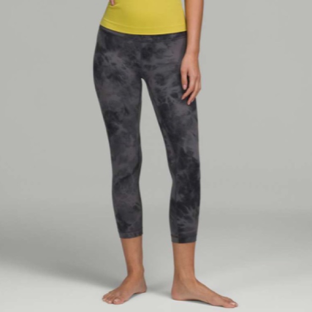Lululemon Athletica Align High-Rise Crop 23" Nulu Size 4 leggings